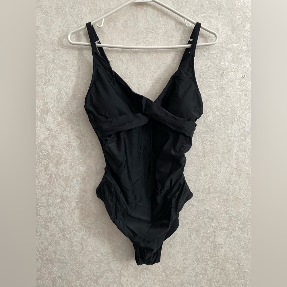 Bellecarrie women's medium black one piece swimsuit